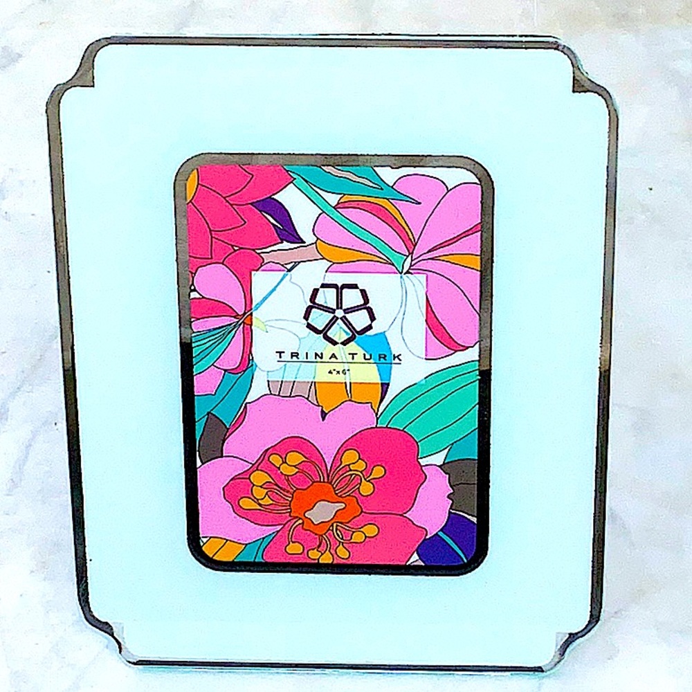 TRINA TURK PICTURE FRAME 4 BY 6 CREAM SILVER NEW